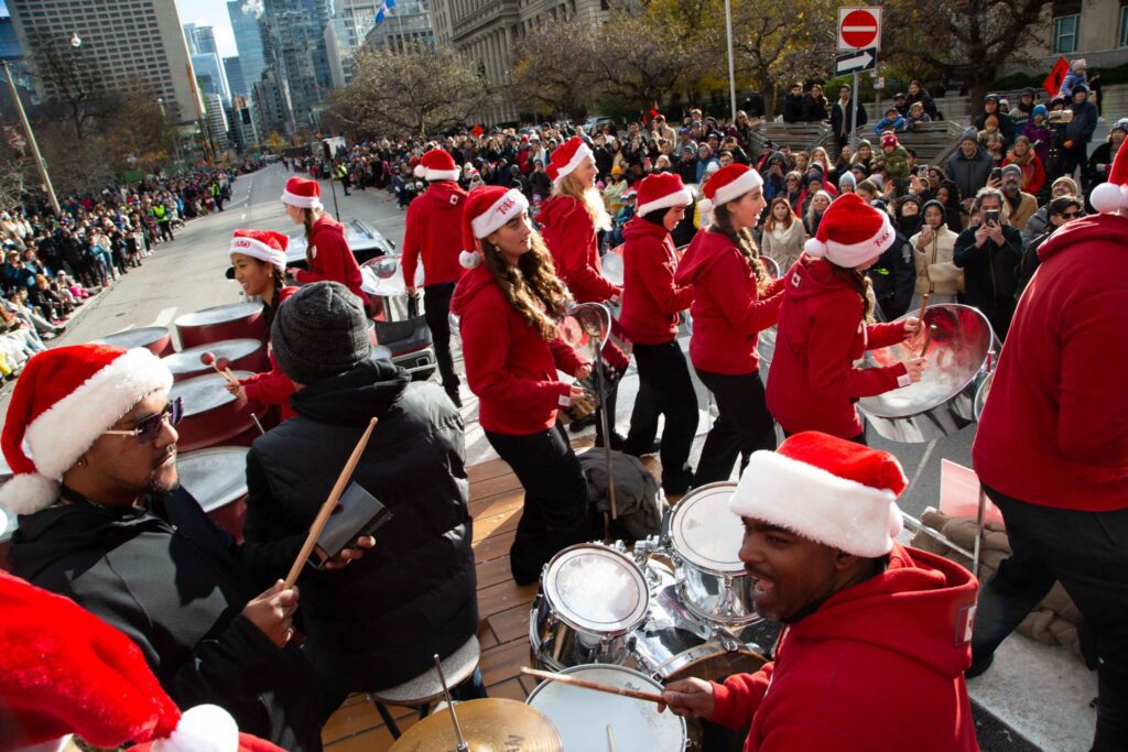 Toronto 120th Santa Claus Parade – Canada, photo 8