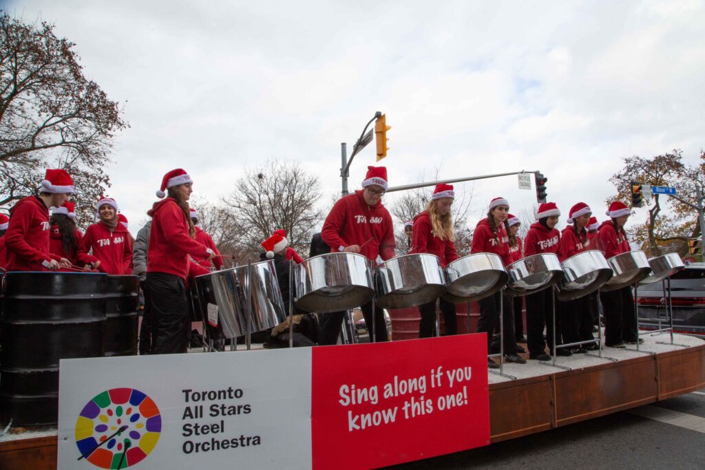 Toronto 120th Santa Claus Parade – Canada, photo 15