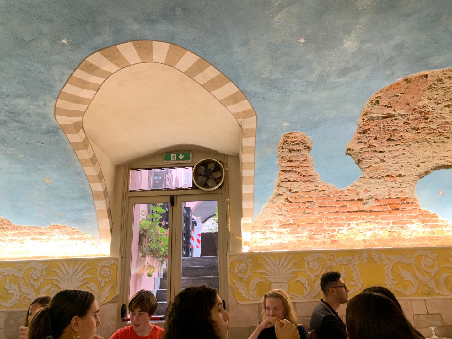 Italy 2023, Day 6: Pisa to Cremona: Another ceiling view
