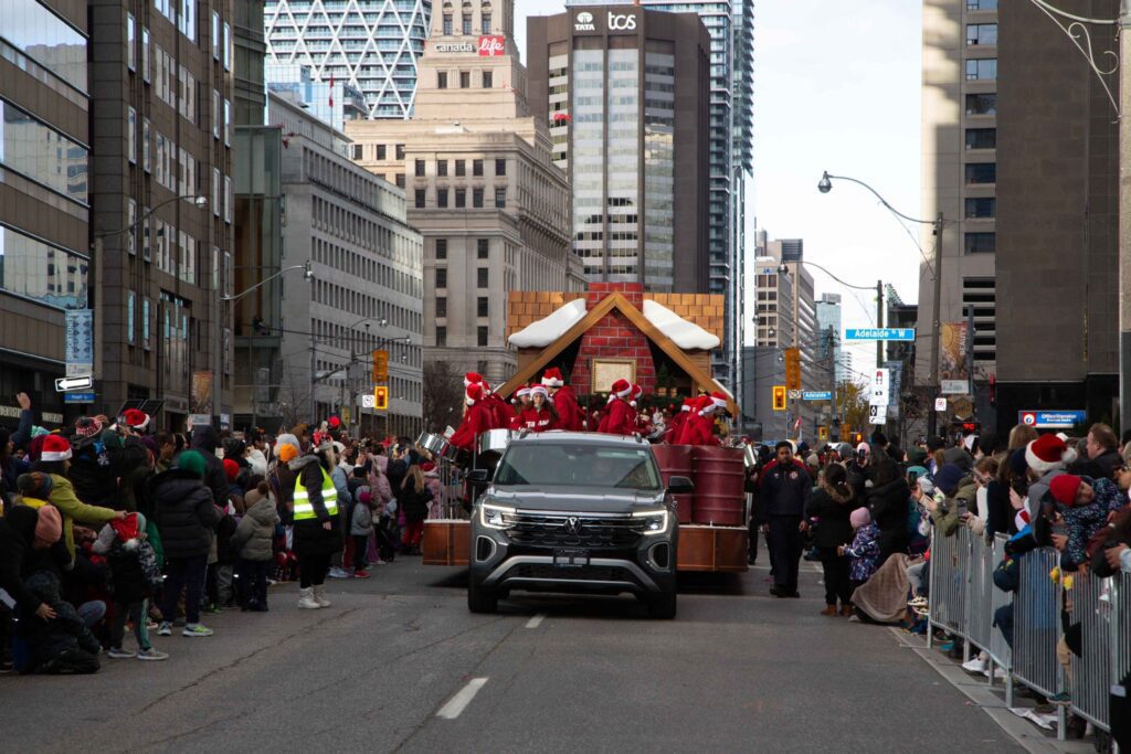 Toronto 120th Santa Claus Parade – Canada, photo 5