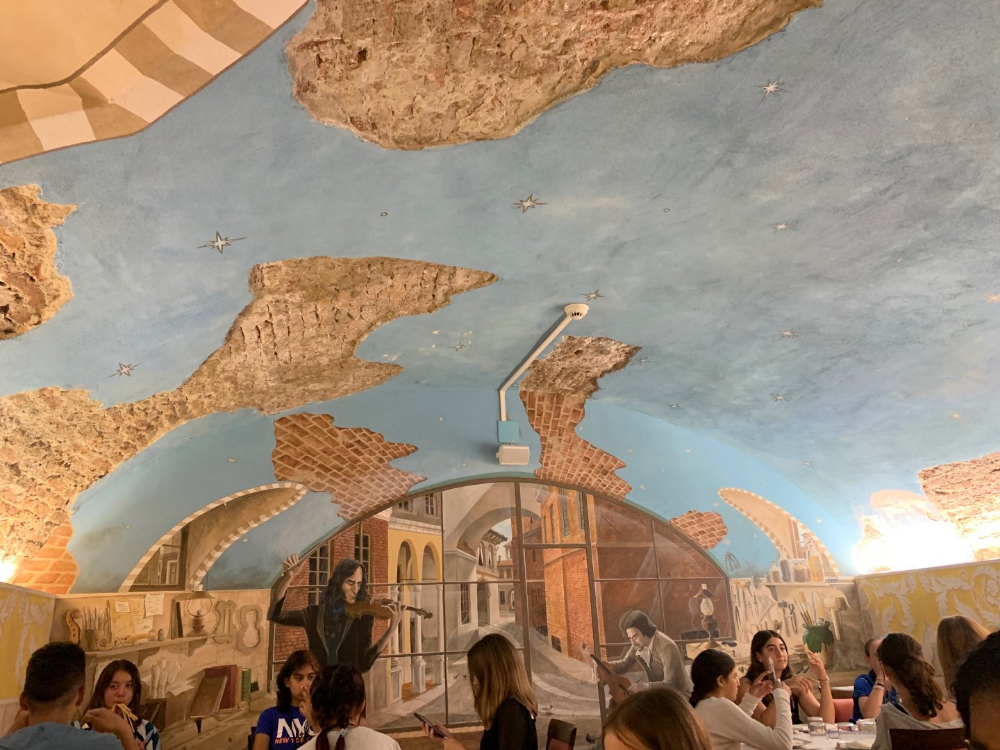 Italy 2023, Day 6: Pisa to Cremona: Cool ceiling