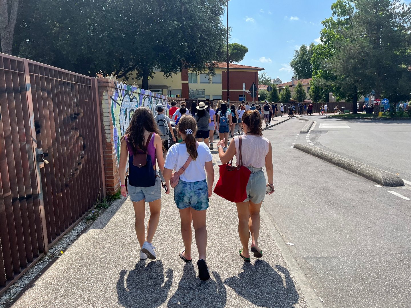 Italy 2023, Day 6: Pisa to Cremona: Walking back to the bus
