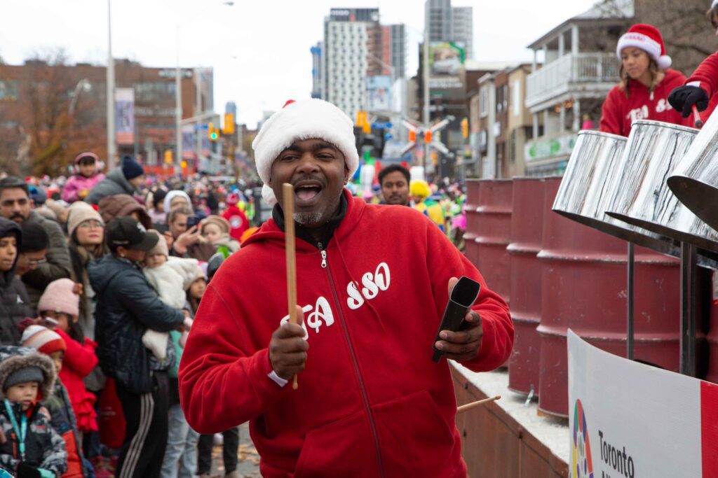 Toronto 120th Santa Claus Parade – Canada, photo 6