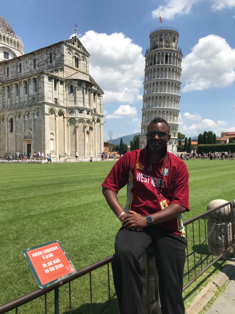 Italy 2023, Day 6: Pisa to Cremona: Salmon with leaning tower of Pisa