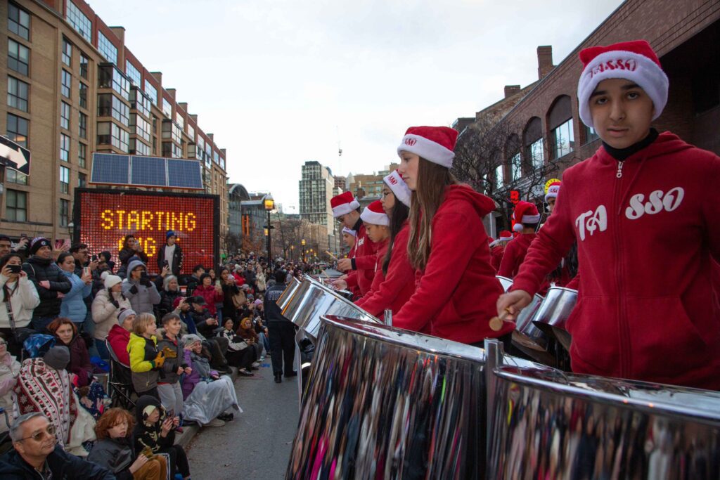 Toronto 120th Santa Claus Parade – Canada, photo 4
